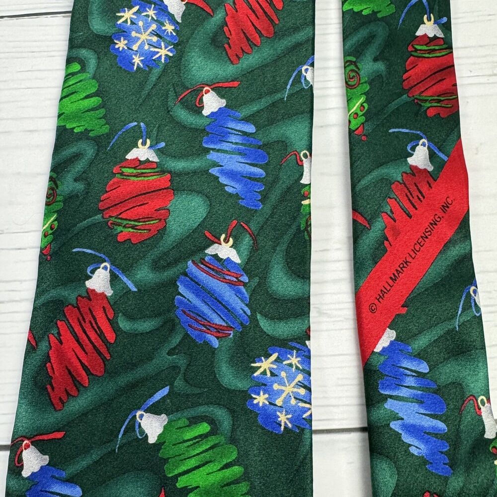 Hallmark Holiday Traditions Mens Tie Christmas Ornaments Green  EUC Red Blue - Picture 3 of 6